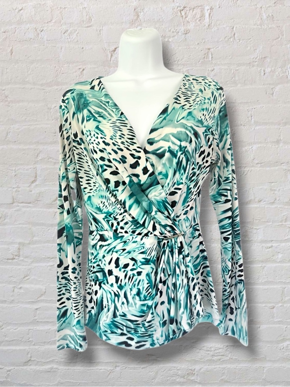 Jennifer Lopez Women's Size - Small Green Animal Print V-Neck Long Sleeve Top